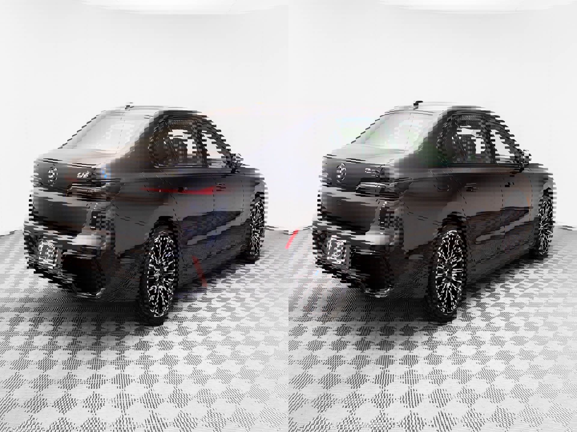 New 2026 BMW 750e xDrive w/ Executive Package image 6