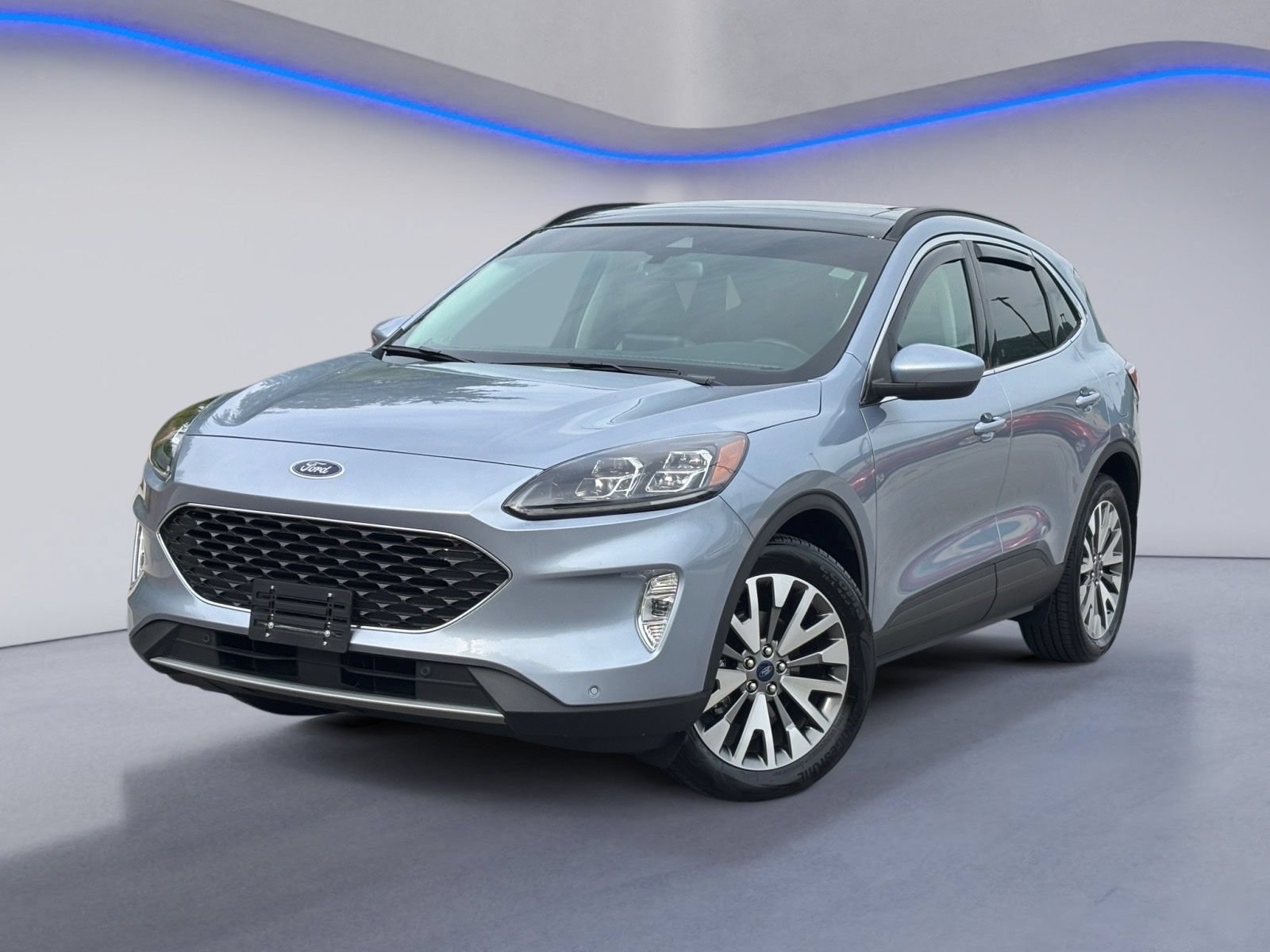 Used 2022 Ford Escape Titanium FWD image 2