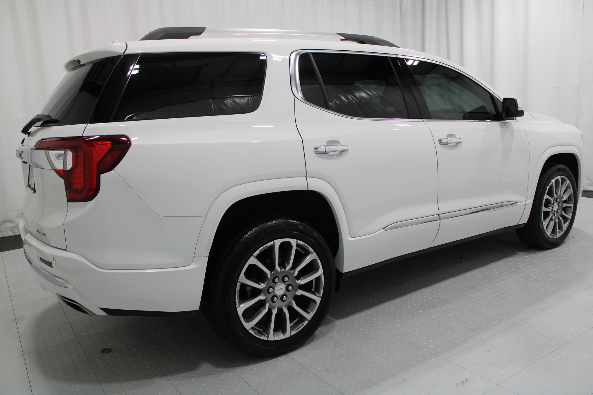 Used 2023 GMC Acadia Denali AWD/4WD image 6