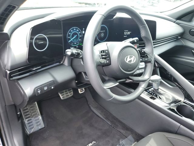 Certified 2025 Hyundai Elantra SEL FWD image 19