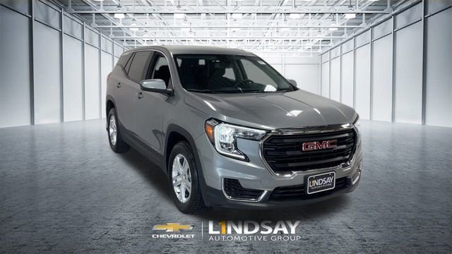 Used 2024 GMC Terrain SLE image 4
