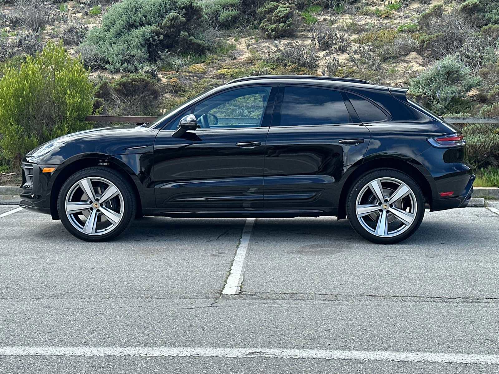 New 2025 Porsche Macan AWD/4WD image 2
