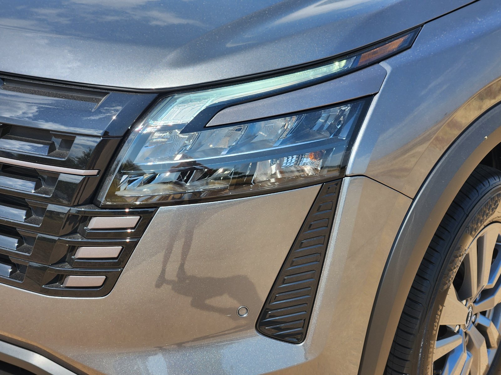 New 2026 Nissan Pathfinder SV AWD/4WD image 9