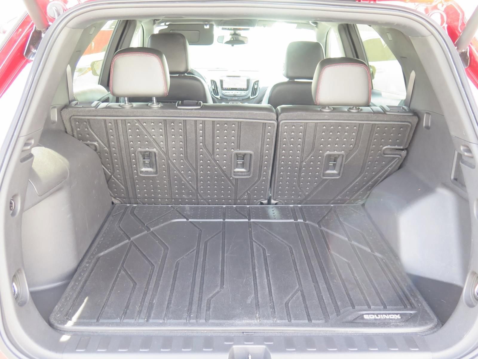 Used 2022 Chevrolet Equinox RS w/ RS Leather Package image 17