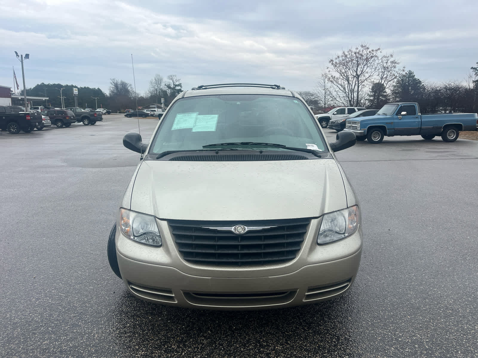 Used 2007 Chrysler Town & Country w/ Popular Equipment Group I image 13