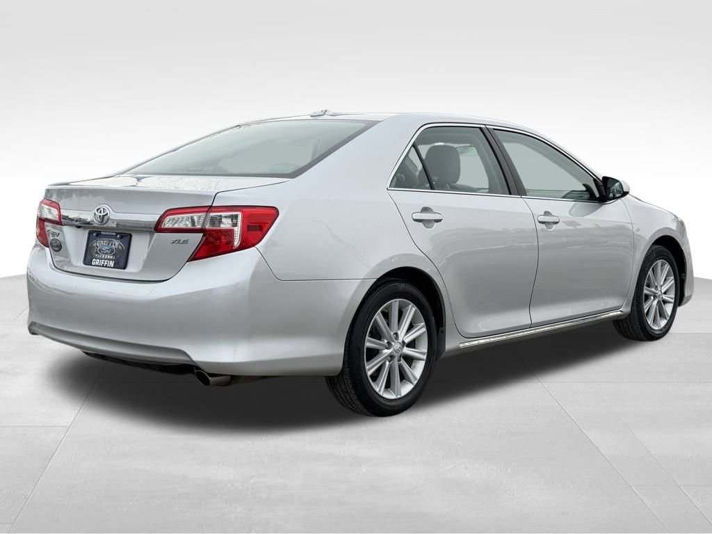 Used 2014 Toyota Camry XLE image 6