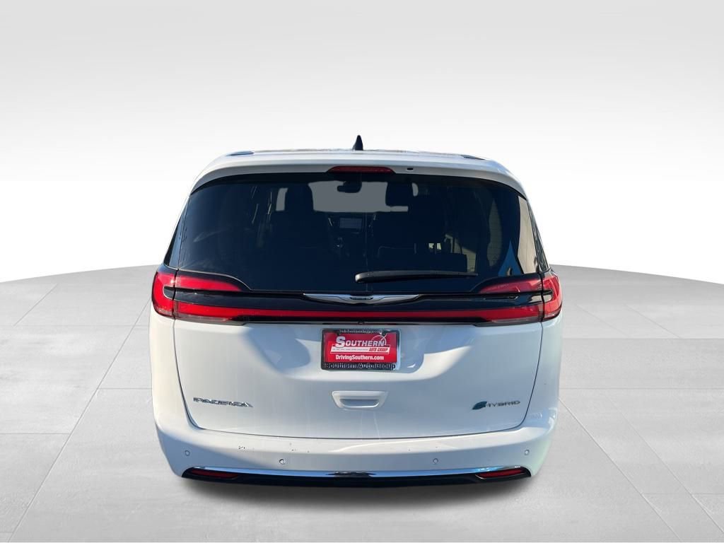 Used 2023 Chrysler Pacifica Limited image 28