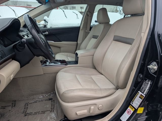 Used 2014 Toyota Camry XLE w/ Leather Package image 7