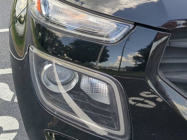 Used 2021 Hyundai Venue SE FWD image 9