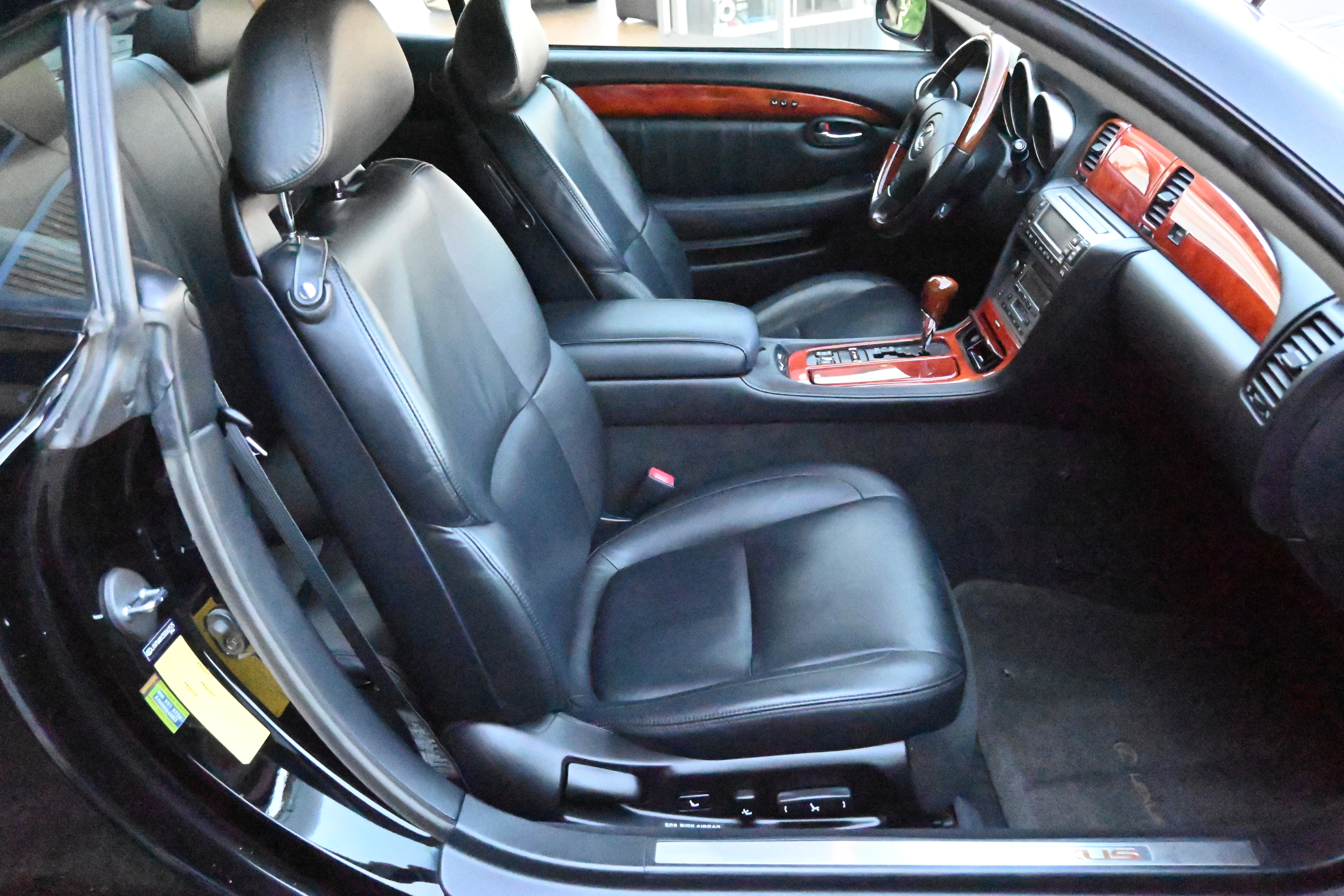 Used 2005 Lexus SC 430 Convertible image 41