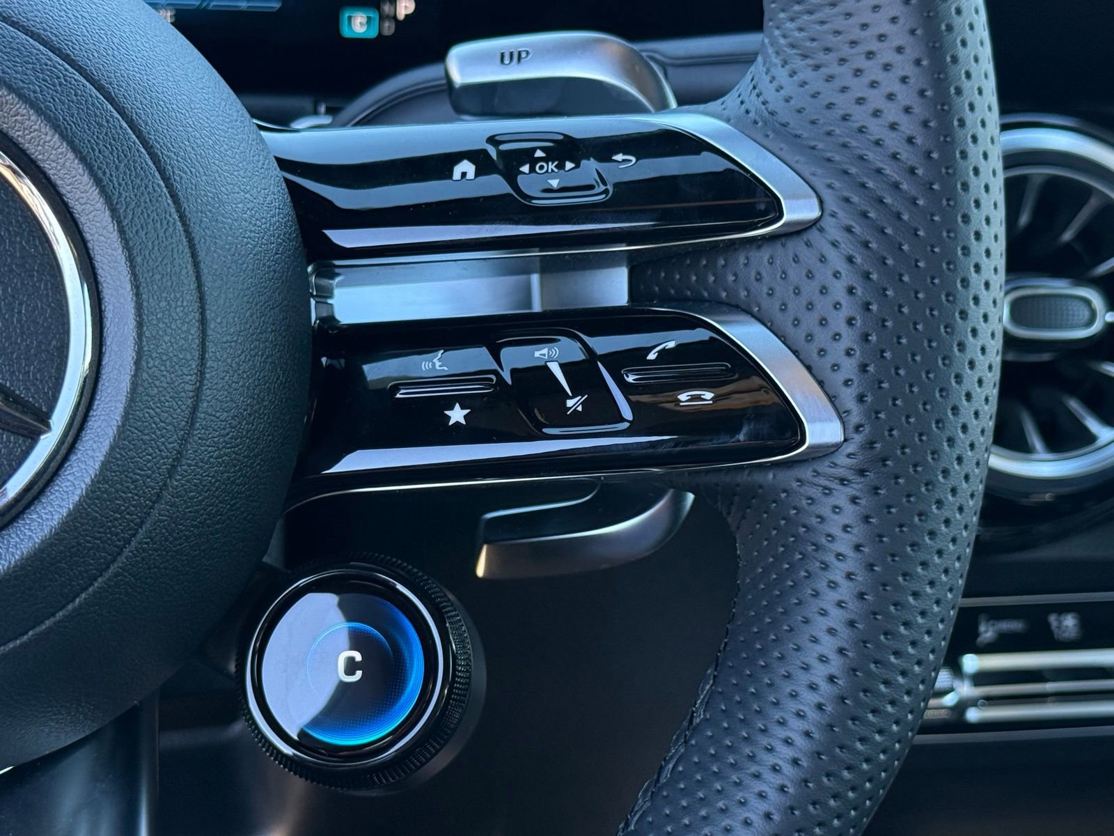 New 2026 Mercedes-Benz GLB 35 AMG 4MATIC image 21
