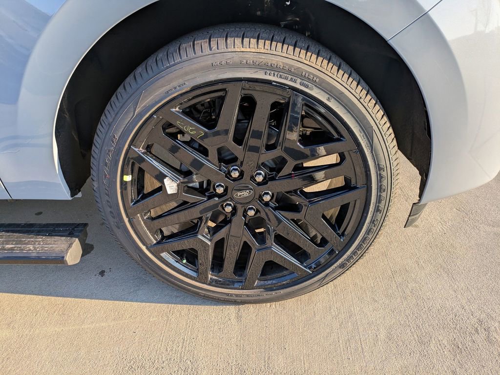 New 2026 Ford Expedition Max Platinum w/ Stealth Performance Package image 9