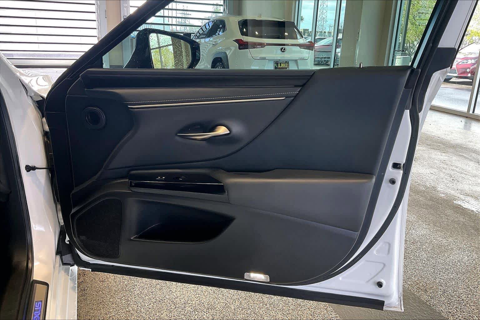 Used 2025 Lexus ES 300h F Sport w/ Accessory Package (Z1) FWD image 22