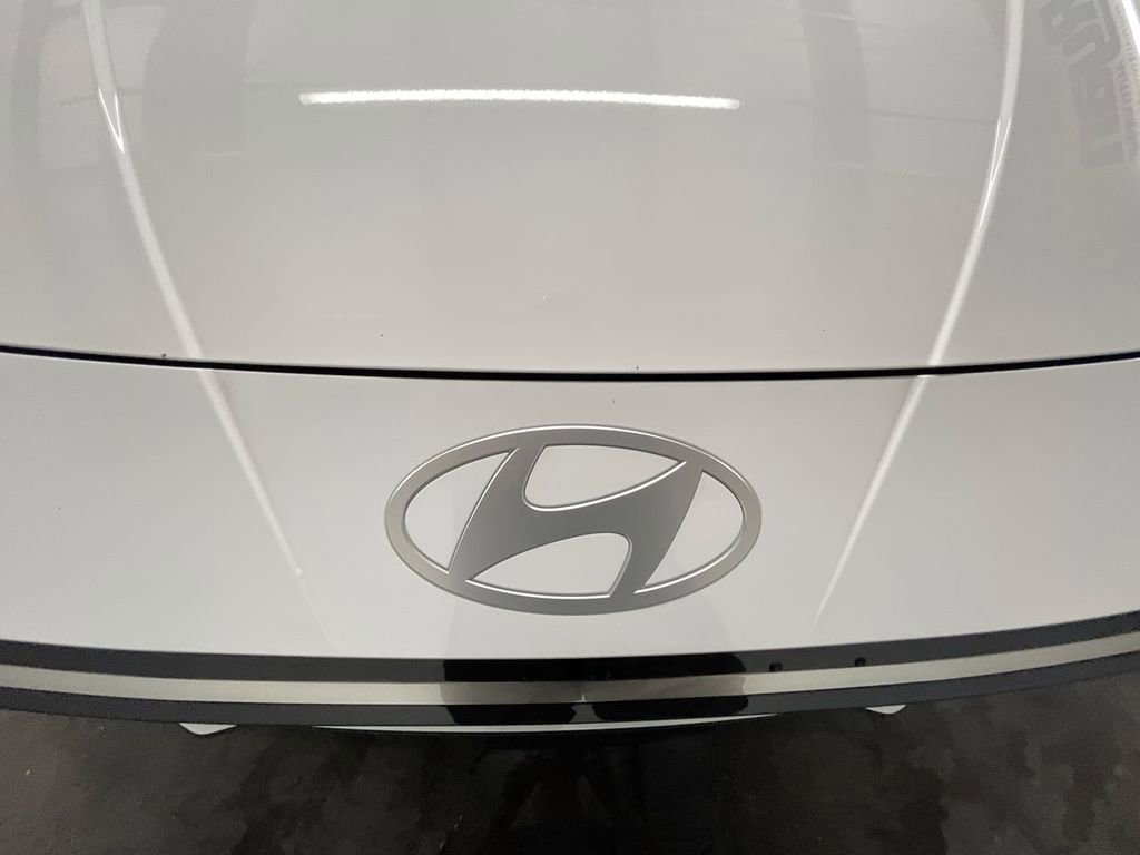 Used 2025 Hyundai Elantra SEL image 30