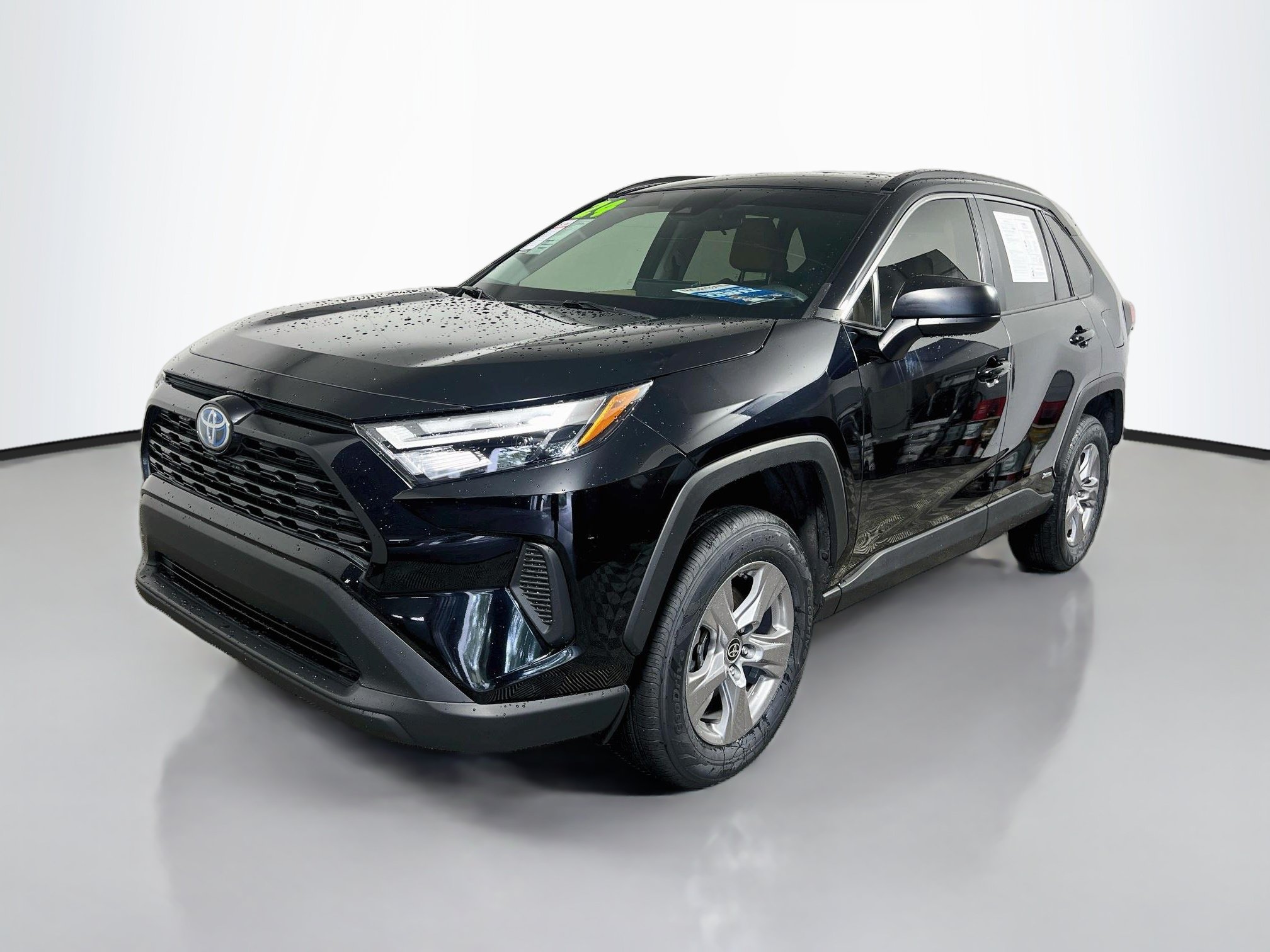 Used 2024 Toyota RAV4 LE AWD/4WD image 10