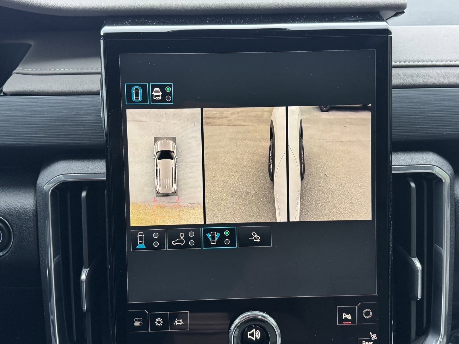 New 2025 GMC Acadia Elevation image 32