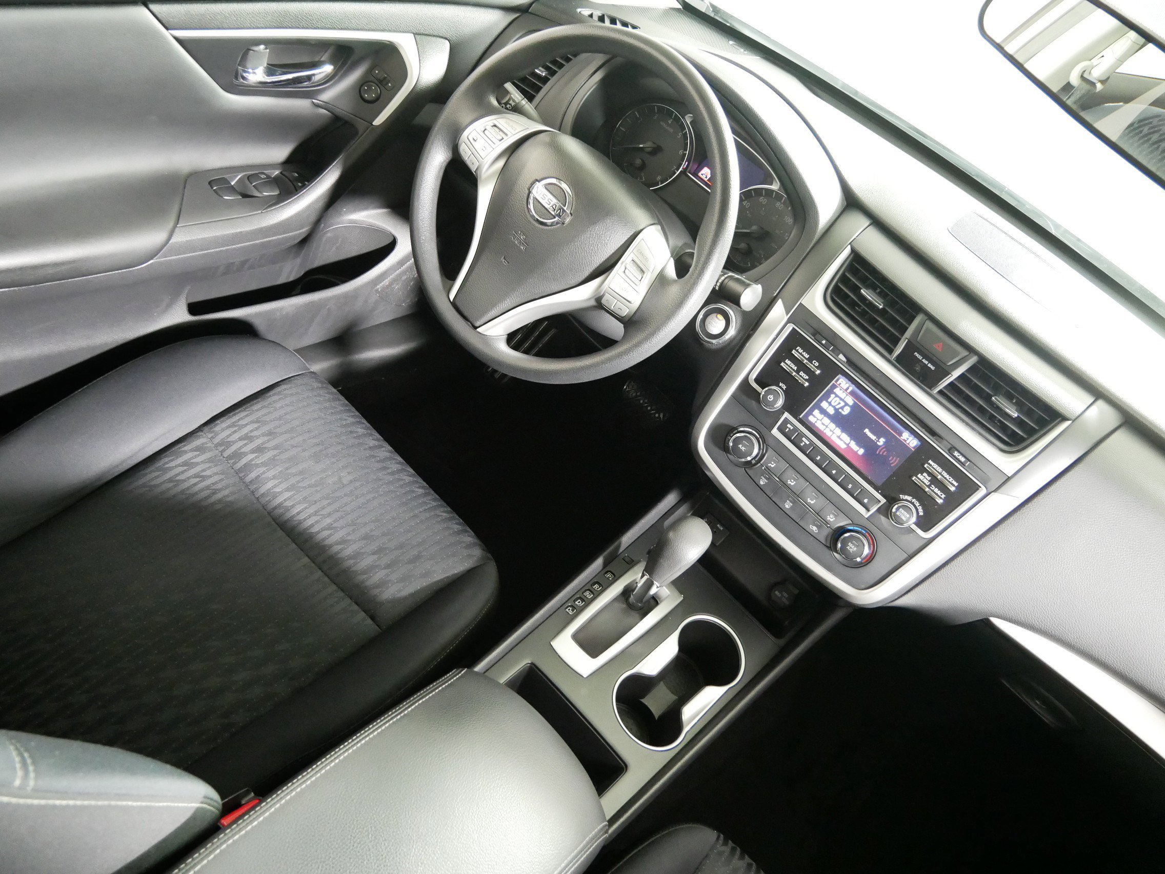 Used 2017 Nissan Altima 2.5 S w/ Power Driver Seat Package image 9