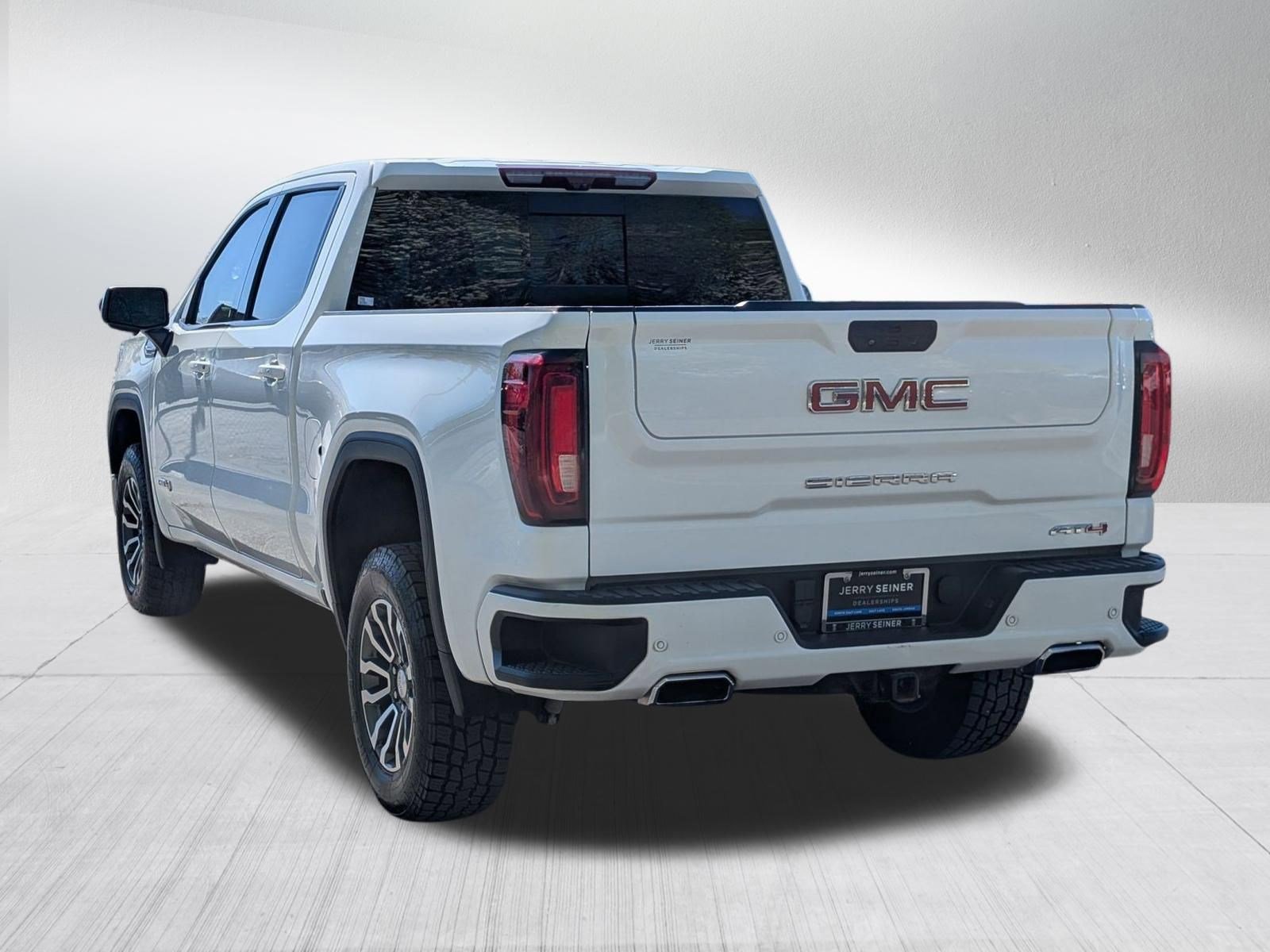 Used 2021 GMC Sierra 1500 AT4 w/ Technology Package image 3