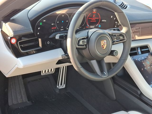 New 2025 Porsche Taycan 4S image 4