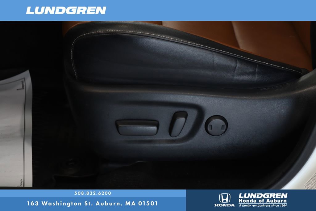 Used 2016 Toyota RAV4 Limited w/ Advanced Technology Package AWD/4WD image 13