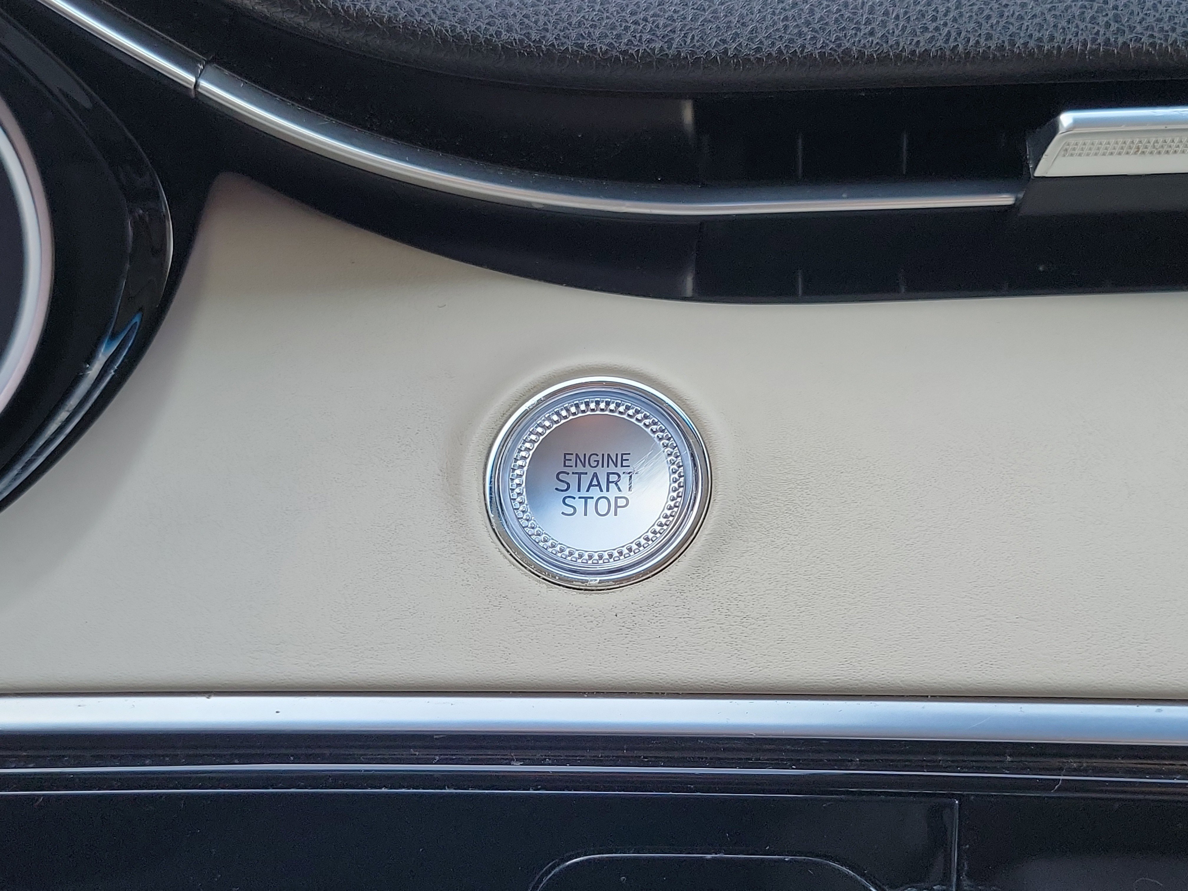 Certified 2024 Genesis GV70 2.5T AWD/4WD image 13