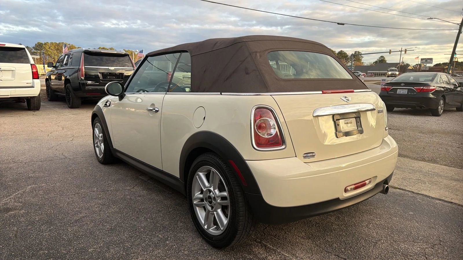 Used 2013 MINI Cooper Convertible image 9