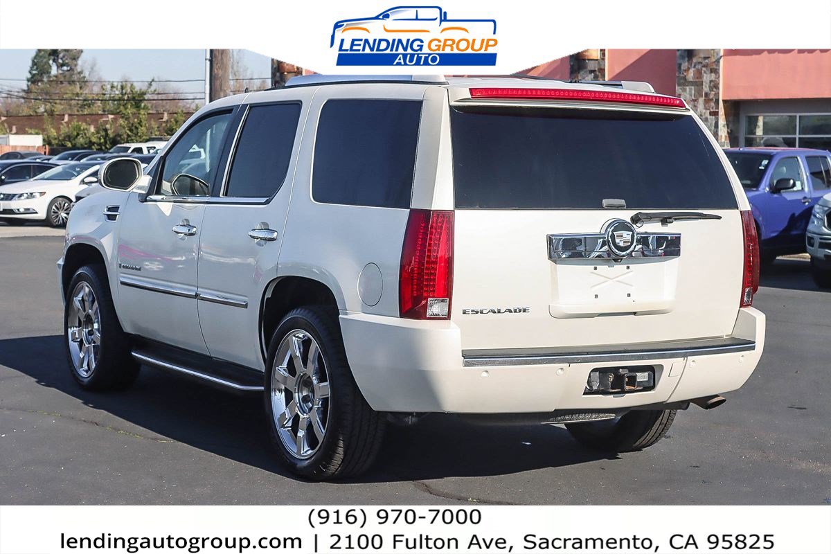 Used 2007 Cadillac Escalade AWD w/ Information Package image 2