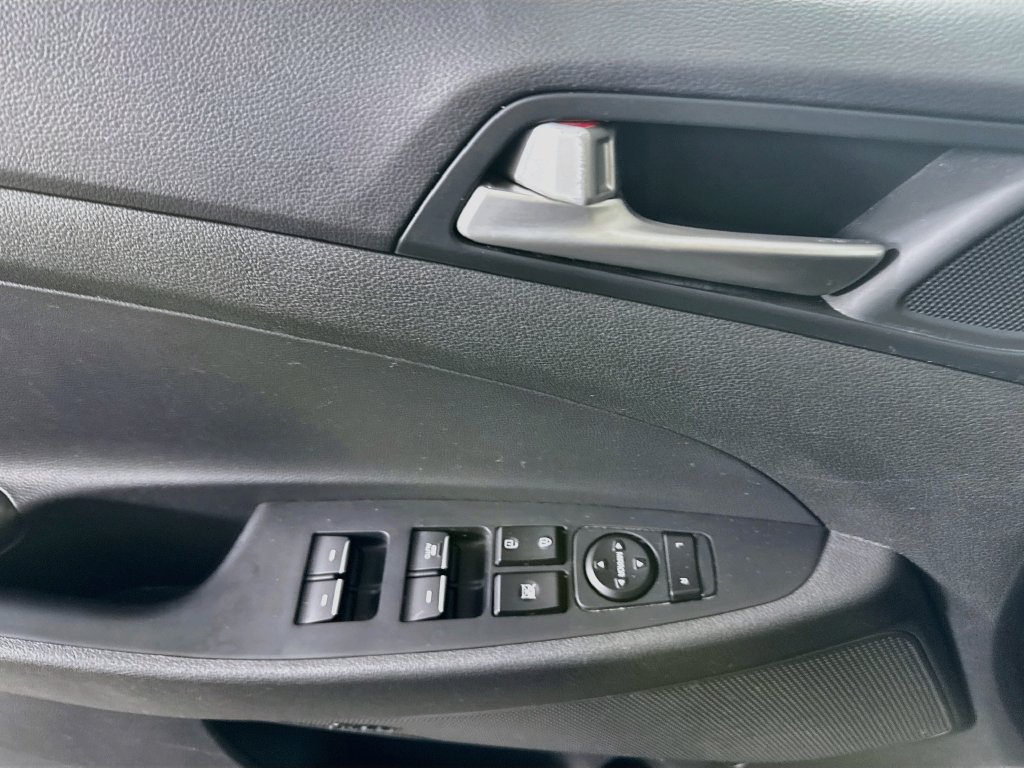 Used 2021 Hyundai Tucson Limited AWD/4WD image 21