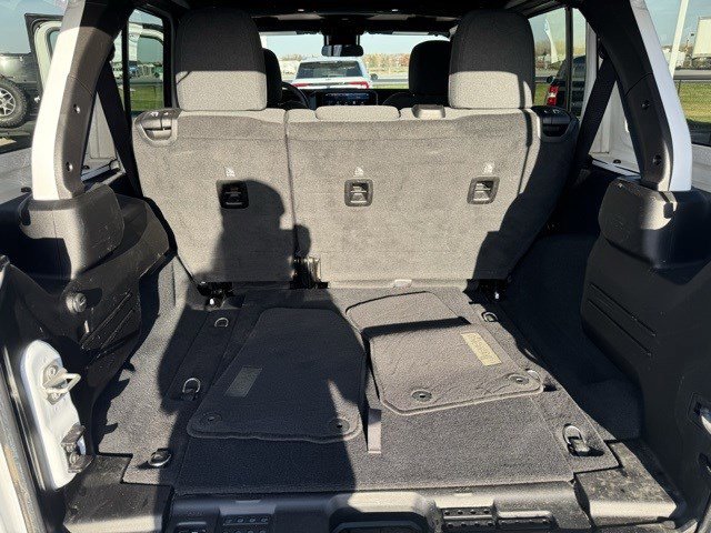 Used 2024 Jeep Wrangler Unlimited Rubicon image 33