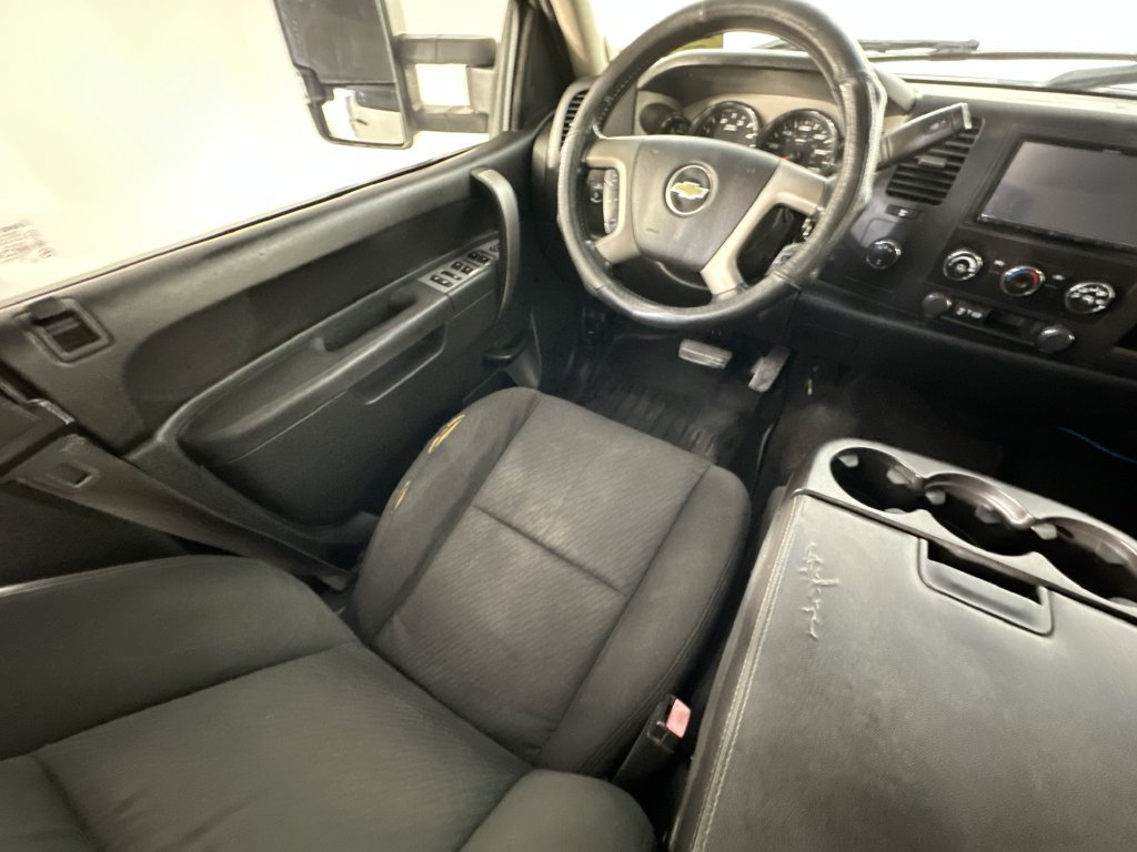 Used 2014 Chevrolet Silverado 2500 LT AWD/4WD image 9