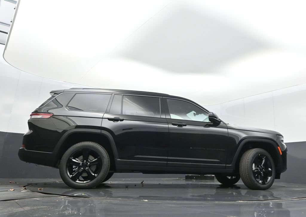 New 2026 Jeep Grand Cherokee L Limited w/ Limited Altitude Package AWD/4WD image 35
