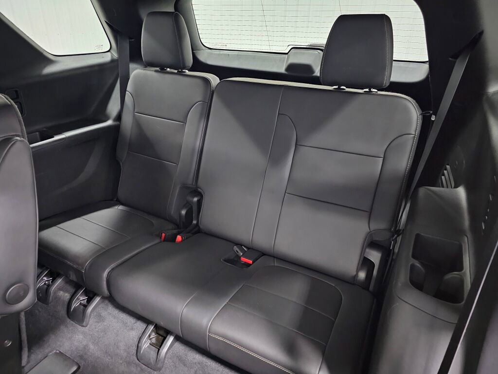 Used 2023 Chevrolet Traverse Premier image 15