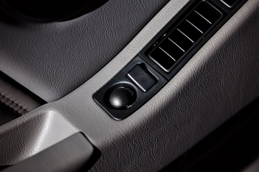 Used 1994 Porsche 928 GTS RWD image 21
