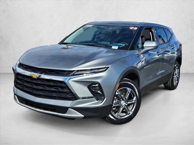 Used 2025 Chevrolet Blazer LT image 1