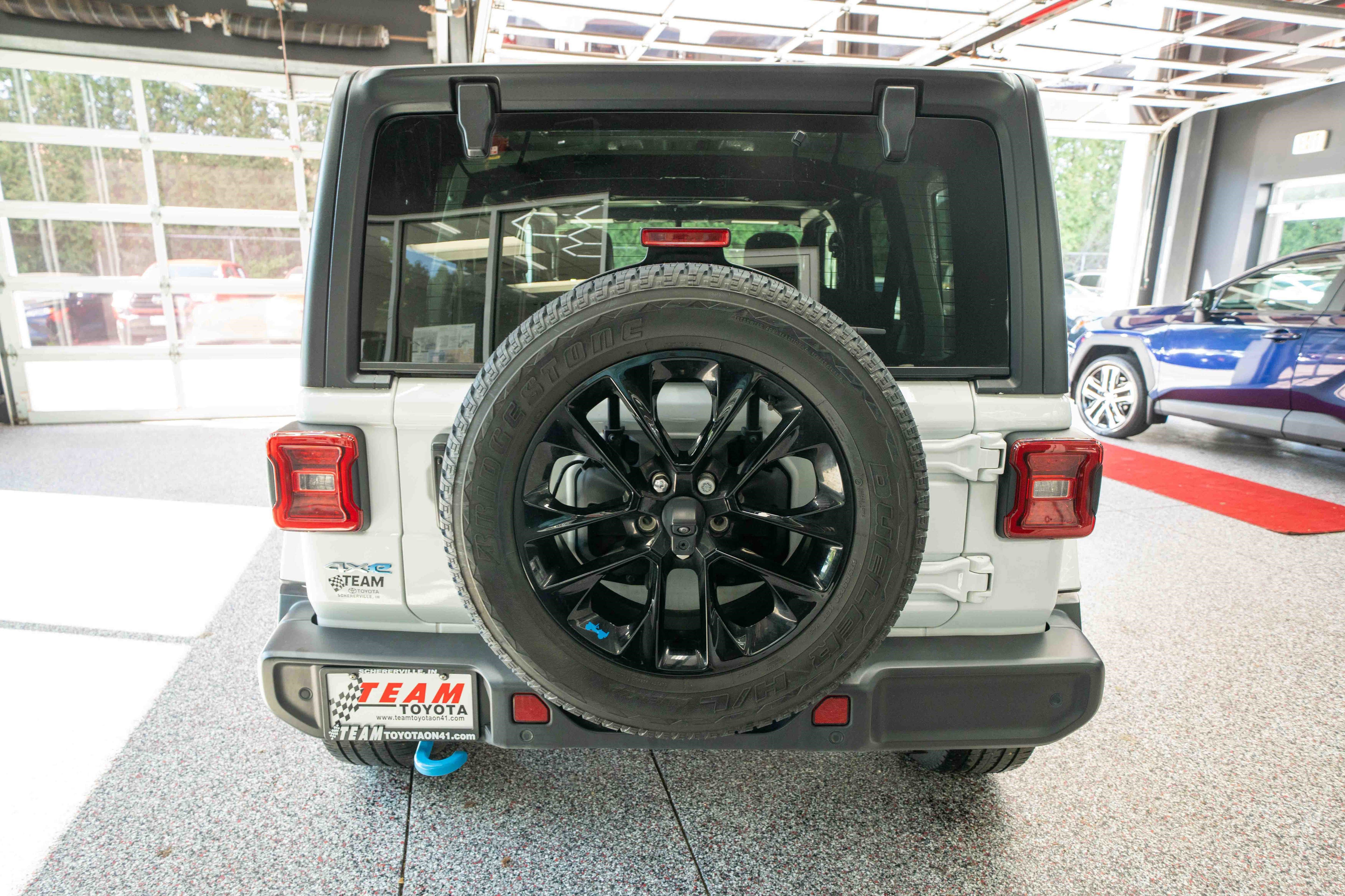 Used 2022 Jeep Wrangler Unlimited Sahara w/ Cold Weather Group image 3
