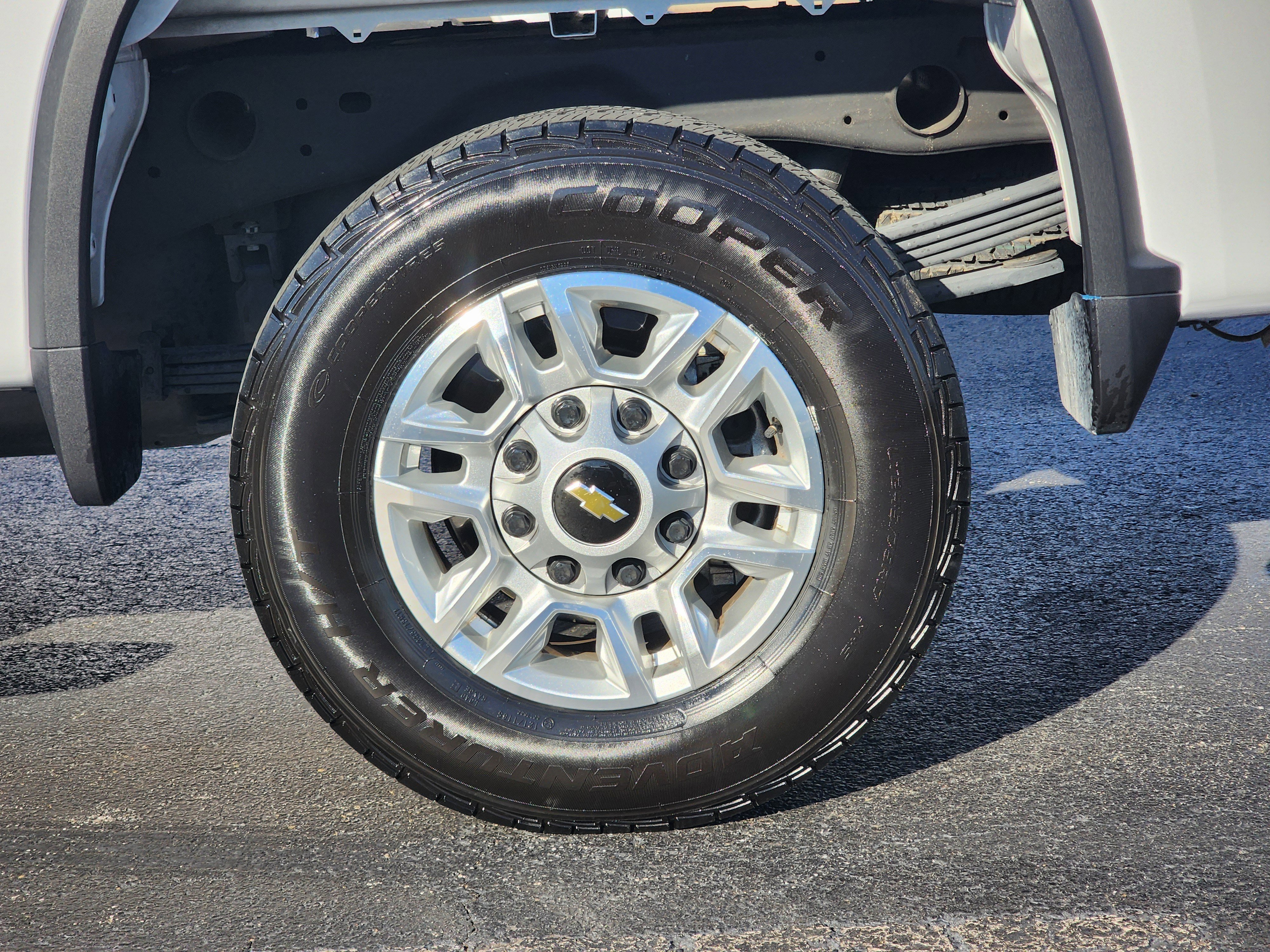 Used 2025 Chevrolet Silverado 2500 LT w/ Safety Package image 11