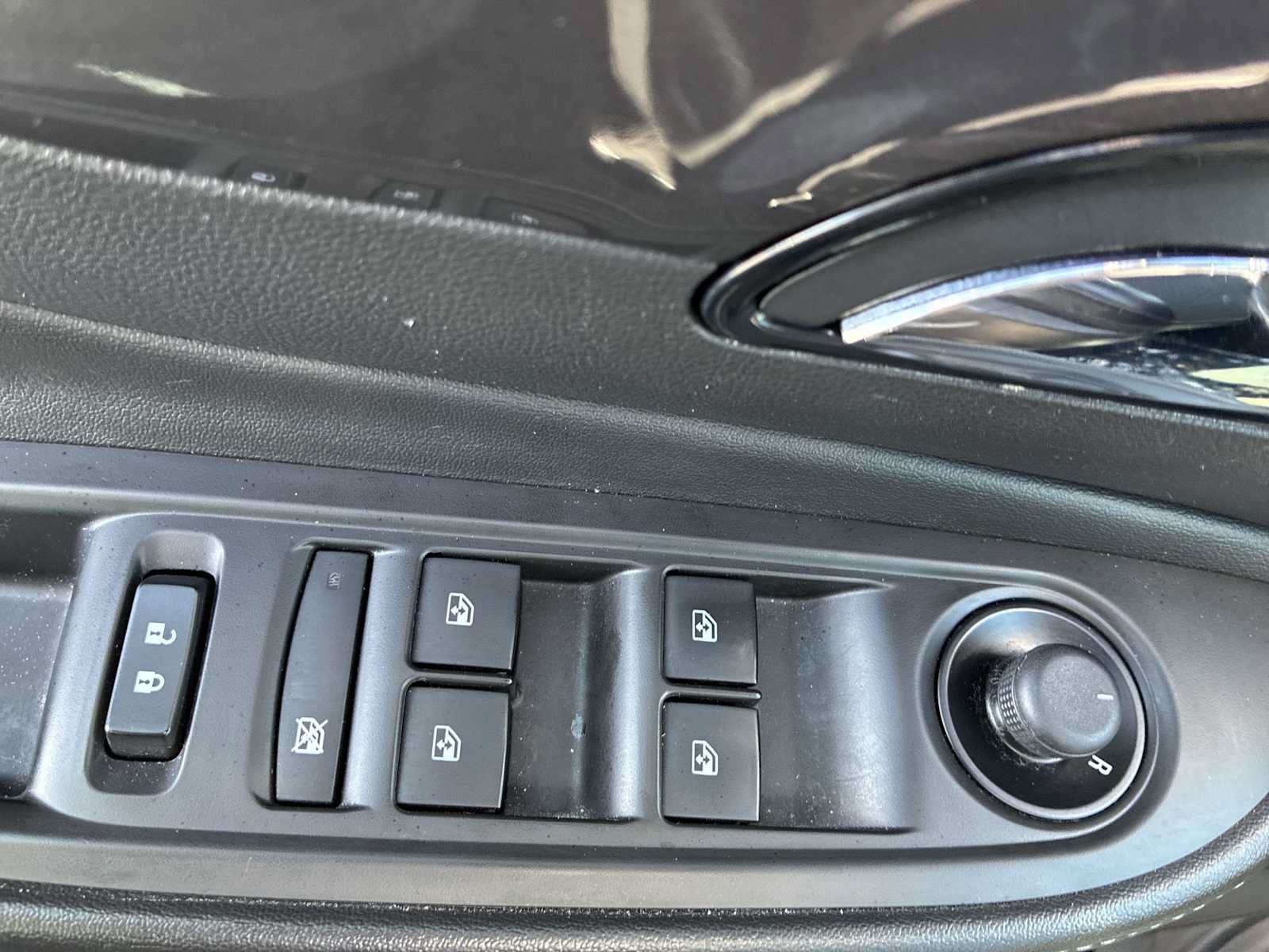 Used 2021 Buick Encore Preferred AWD/4WD image 15