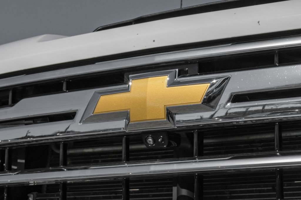 Used 2024 Chevrolet Silverado 3500 High Country w/ High Country Premium Package AWD/4WD image 45