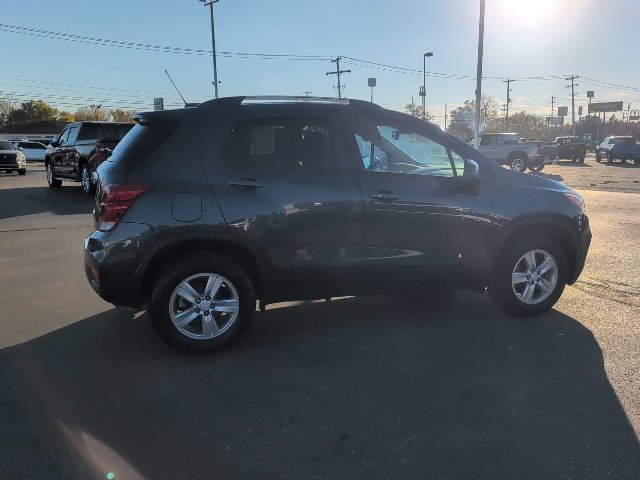 Used 2021 Chevrolet Trax LT w/ LT Convenience Package AWD/4WD image 8