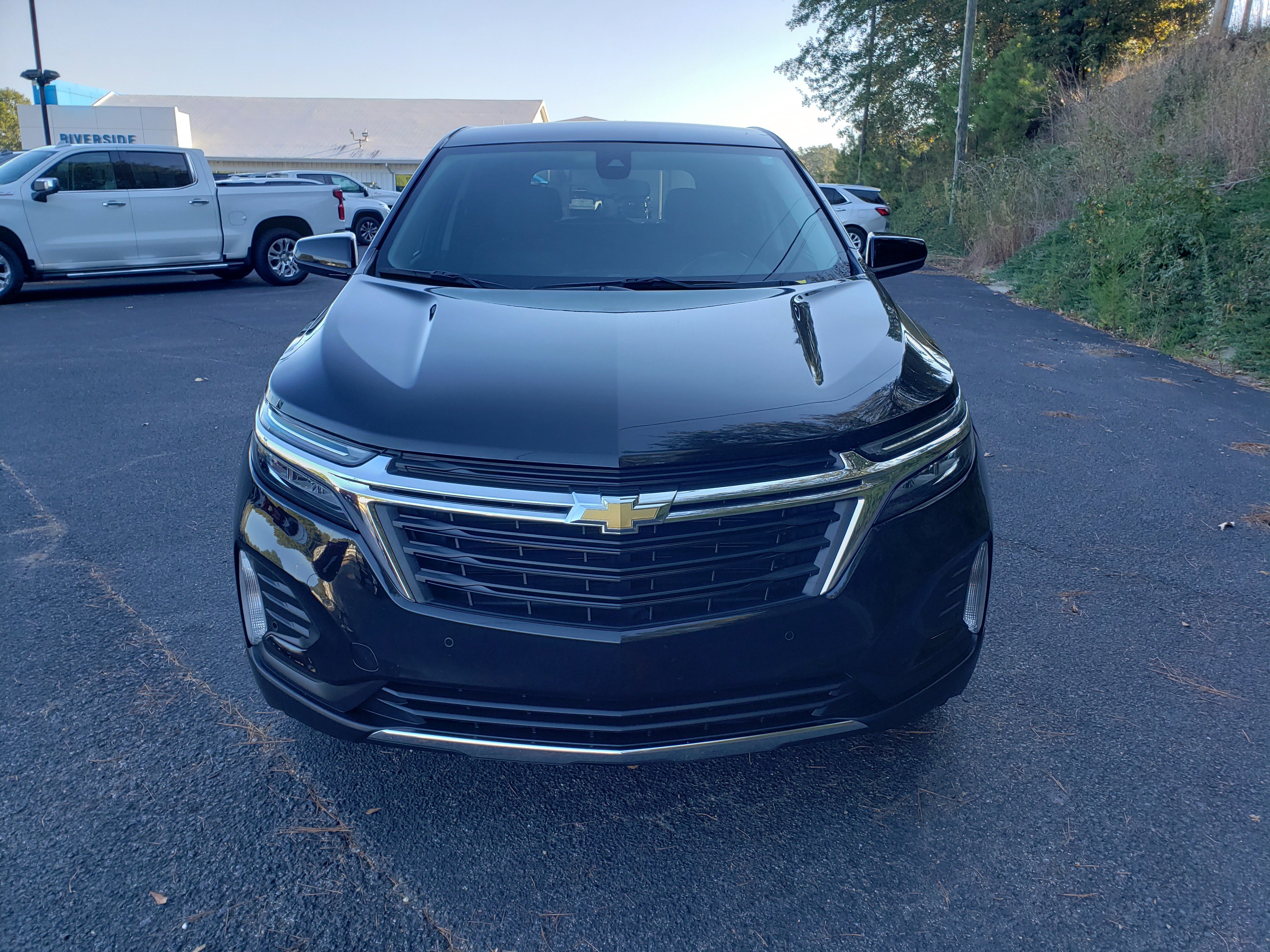 Used 2022 Chevrolet Equinox LT w/ Driver Convenience Package image 6