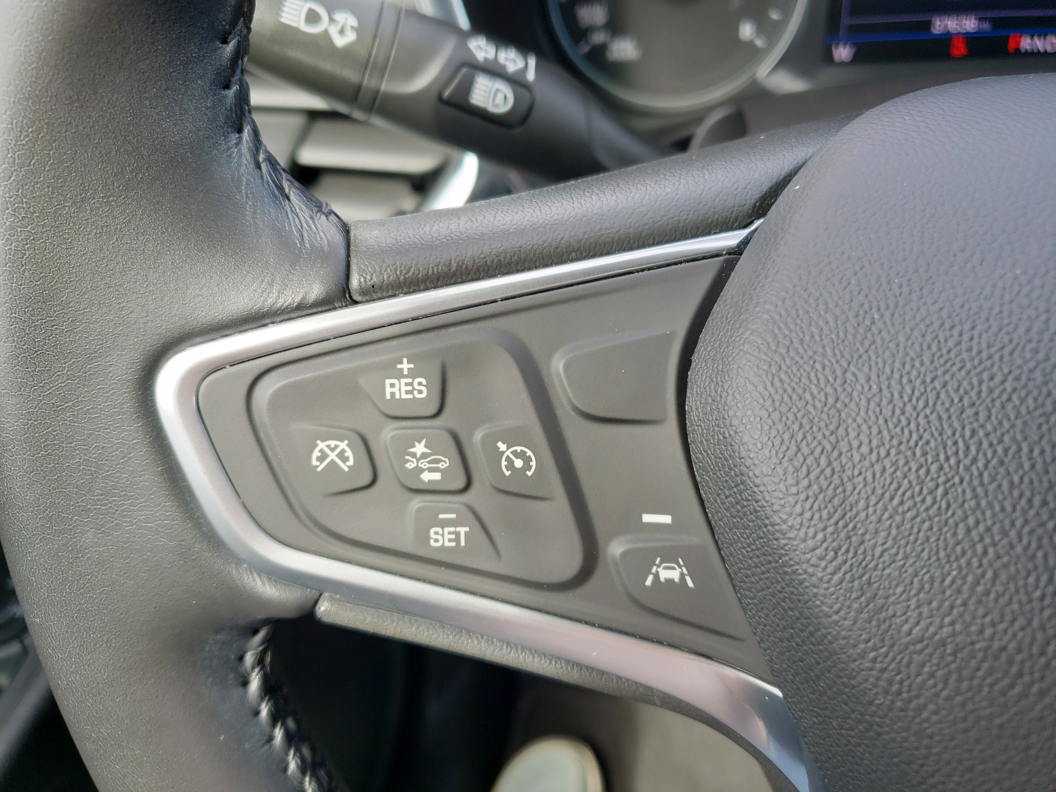 Used 2022 Chevrolet Equinox LT w/ Driver Convenience Package FWD image 16