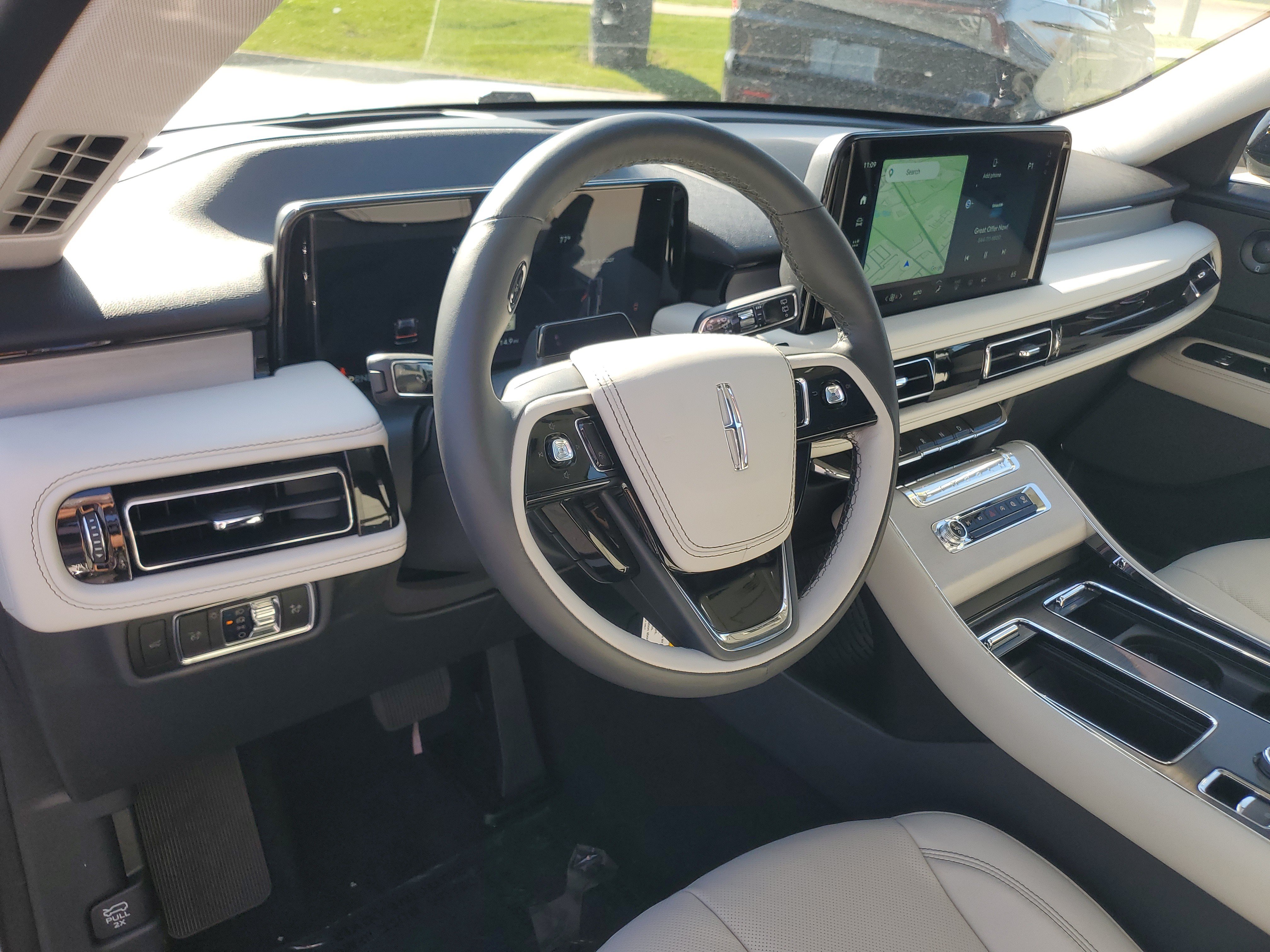 New 2027 Lincoln Aviator Reserve w/ Jet Appearance Package AWD/4WD image 12