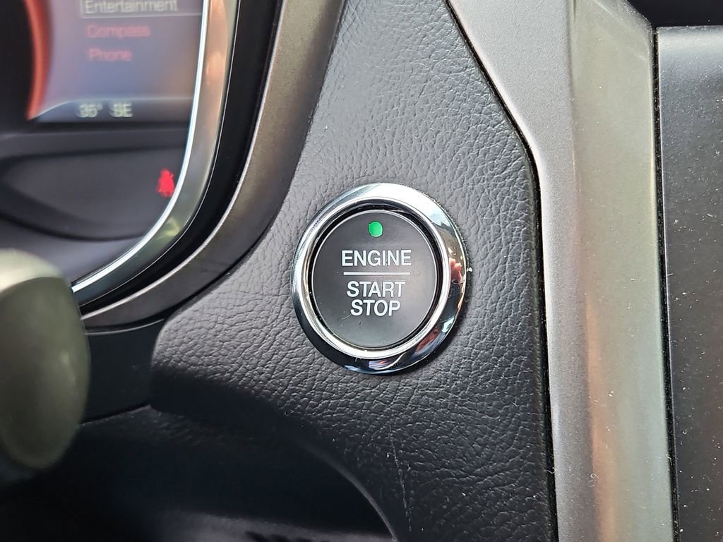 Used 2020 Ford Fusion SE image 17