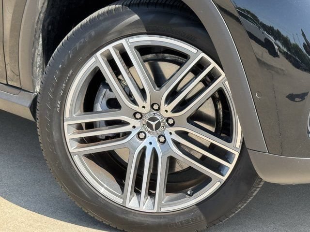 Used 2025 Mercedes-Benz GLS 450 4MATIC image 38