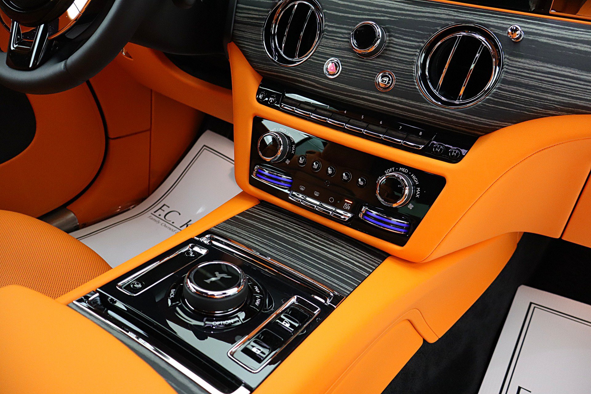 Used 2026 Rolls-Royce Spectre AWD/4WD image 39