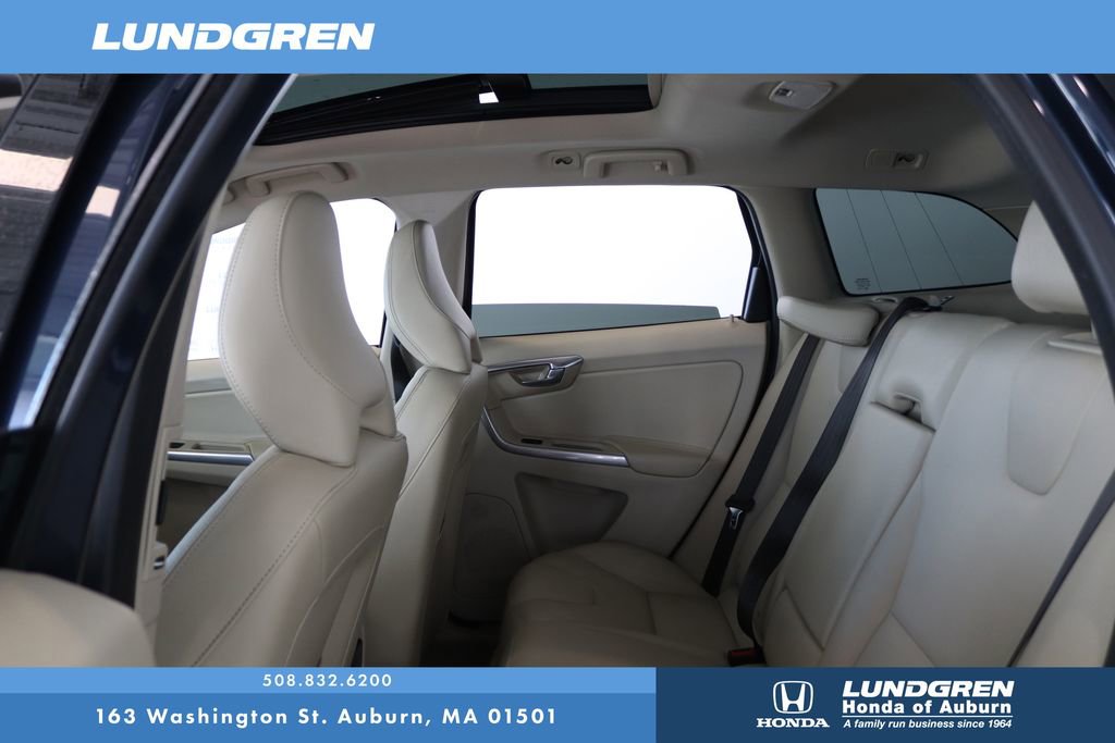 Used 2015 Volvo XC60 T6 w/ Proximity Package image 14