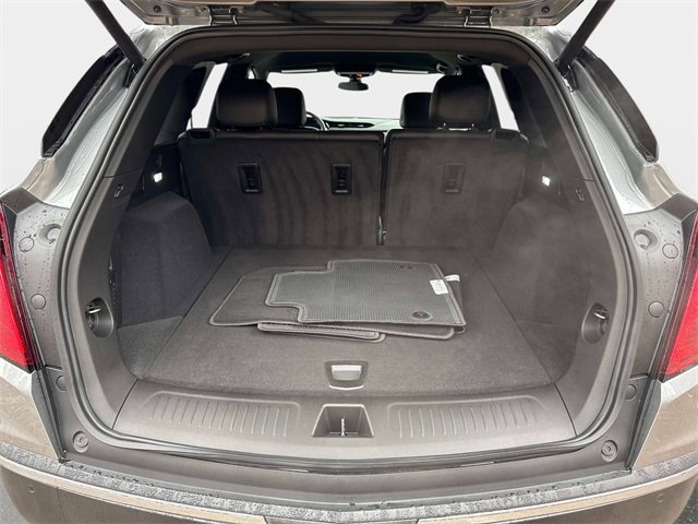 New 2025 Cadillac XT5 Luxury image 5
