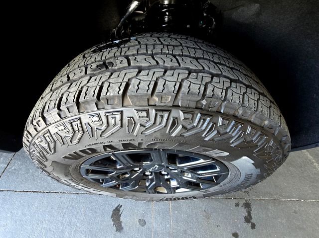 Used 2024 Chevrolet Colorado Trail Boss w/ Advanced Trailering Package image 30