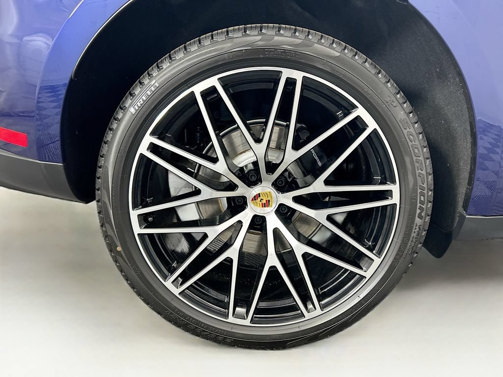 Used 2026 Porsche Macan AWD/4WD image 34