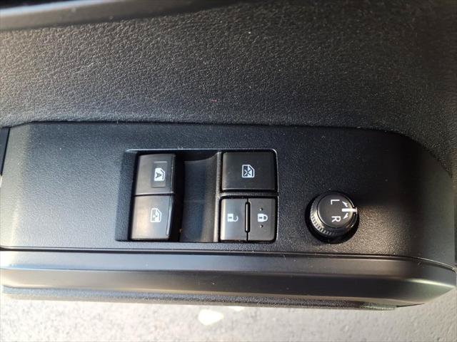 Used 2022 Toyota Tacoma SR AWD/4WD image 14
